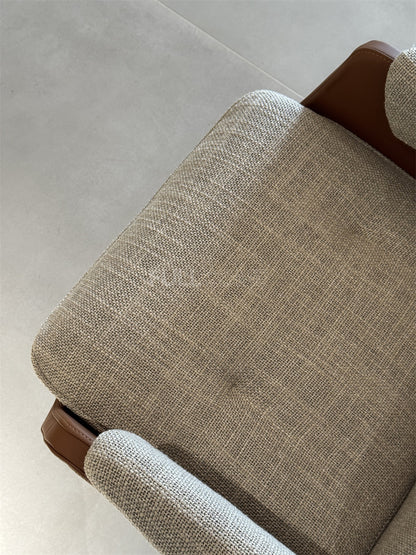 The Curved Shell Dining Armchair