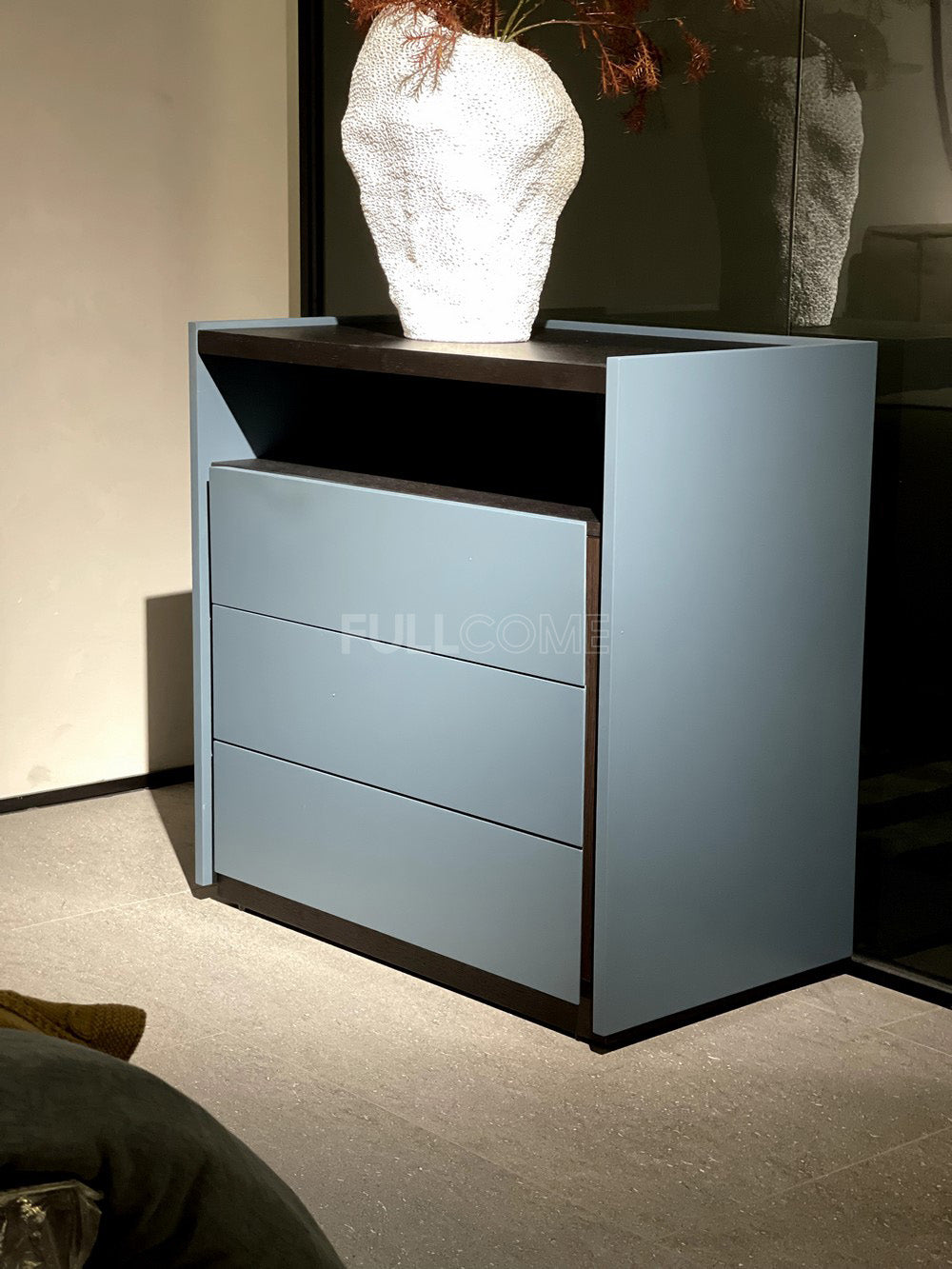 The Tray-Top Cabinet