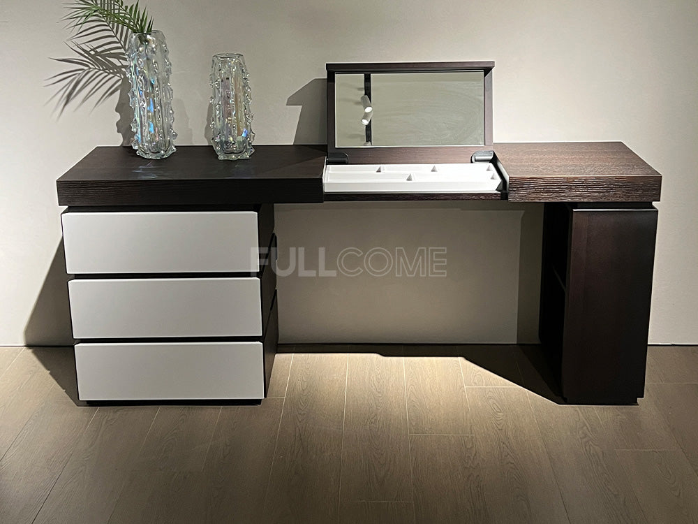 The Reveal Vanity