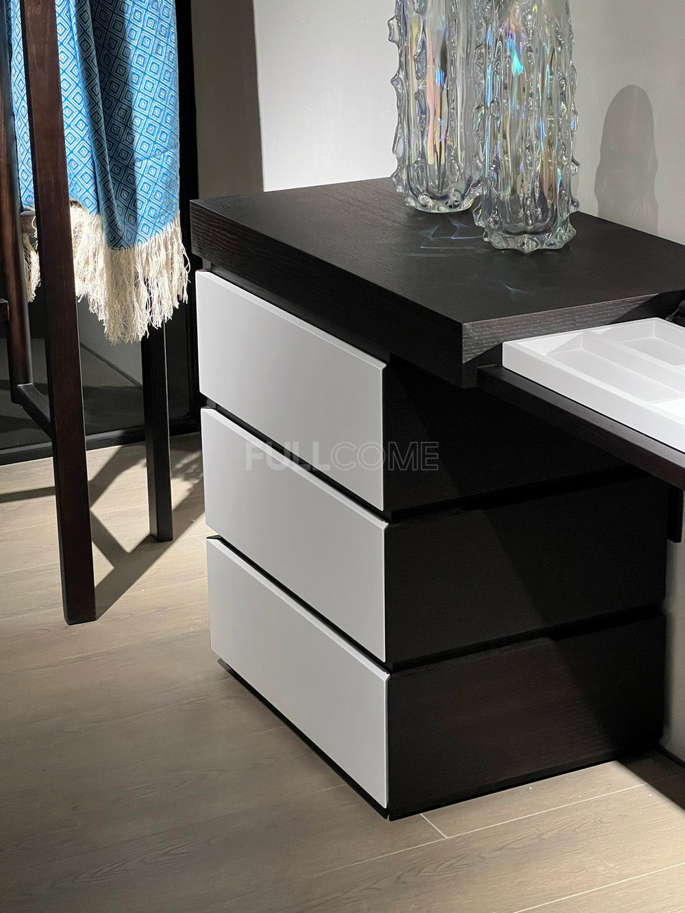 The Reveal Vanity