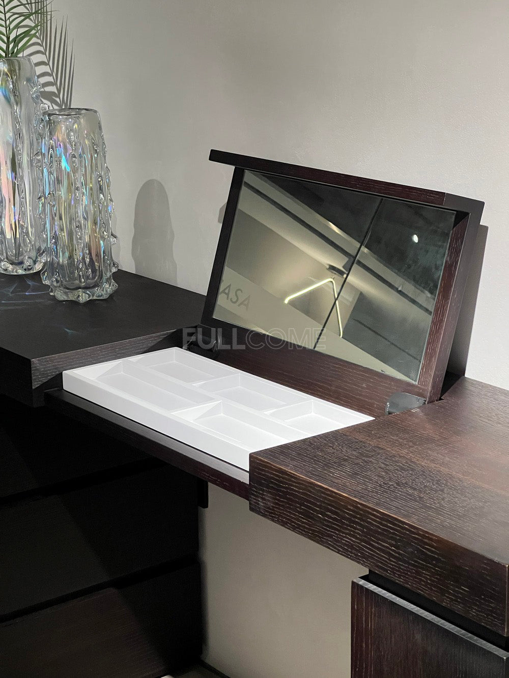 The Reveal Vanity