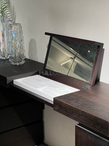 The Reveal Vanity