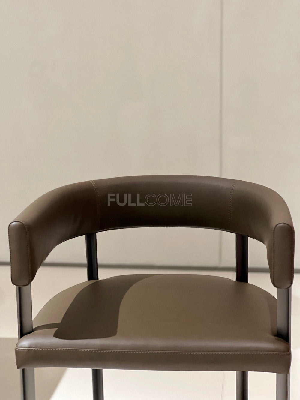 The Curved Band Dining Chair