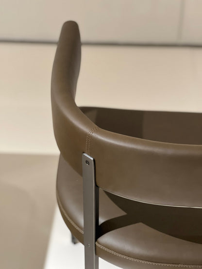 The Curved Band Dining Chair