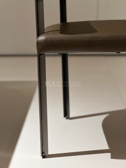 The Curved Band Dining Chair