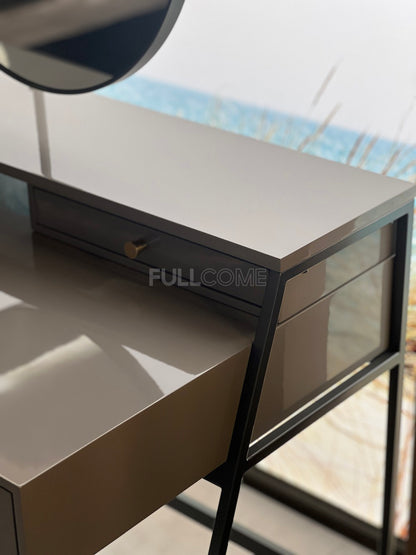 The Stem-Mirror Dressing Table