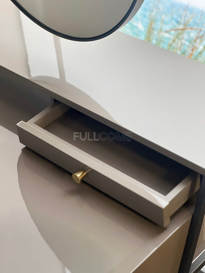 The Stem-Mirror Dressing Table