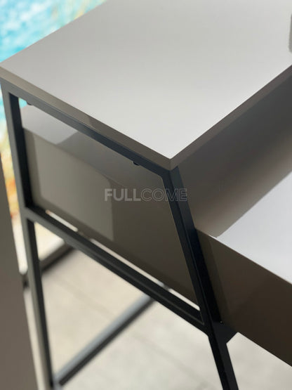 The Stem-Mirror Dressing Table