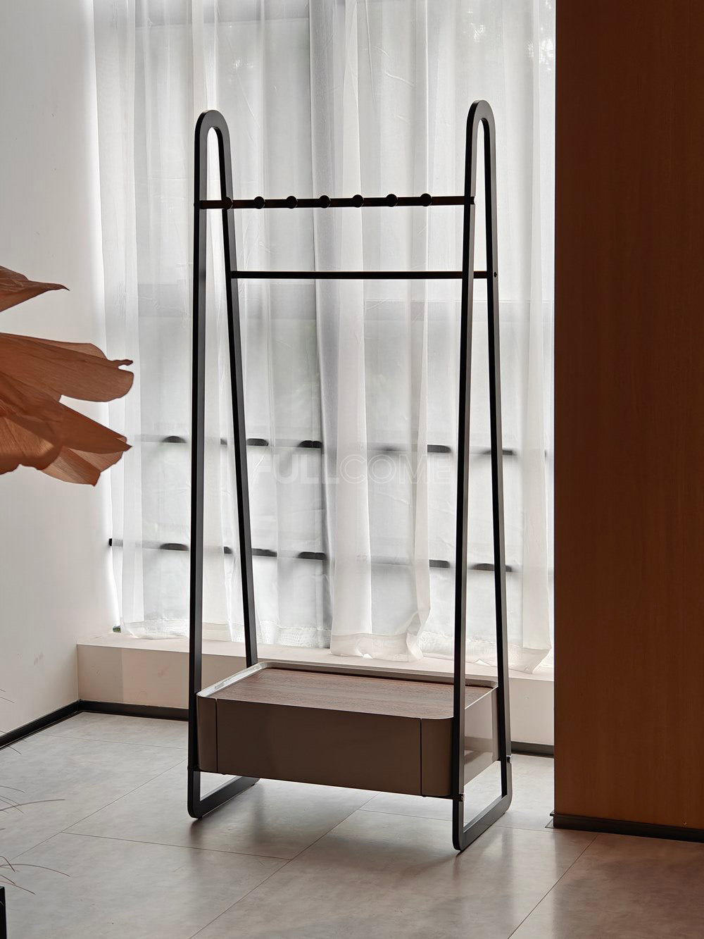 The Arch Frame Valet Stand