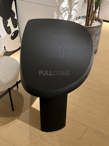 The Soft-Edge Desk
