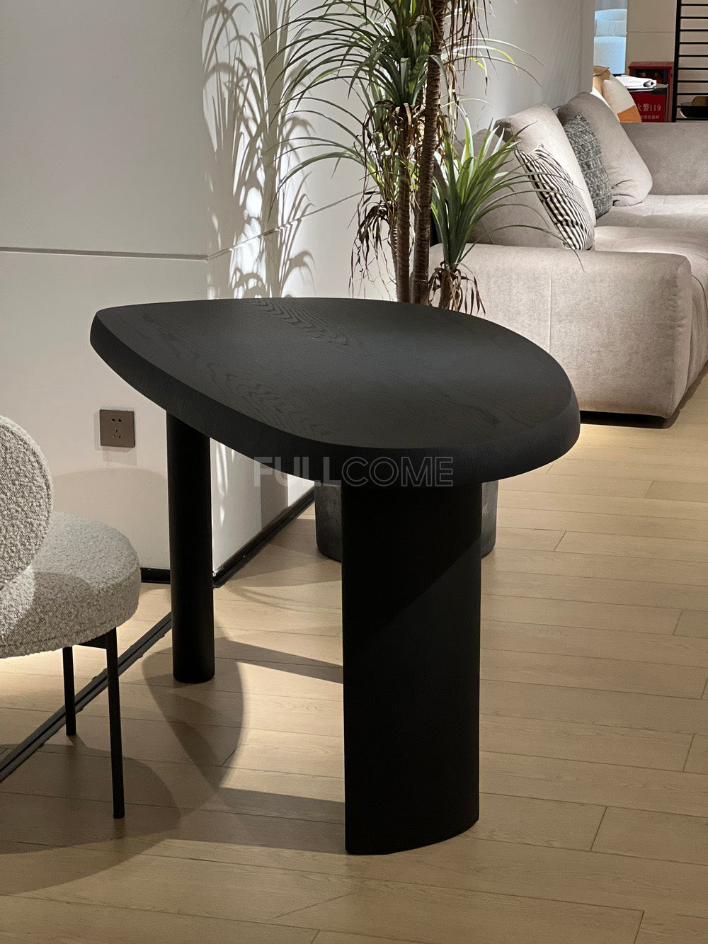 The Soft-Edge Desk