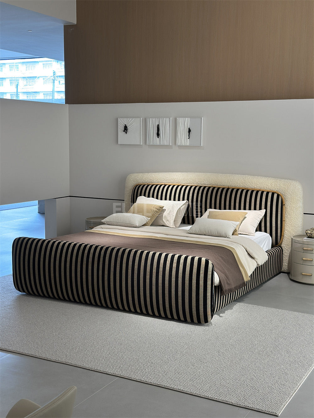 The Halo Bed
