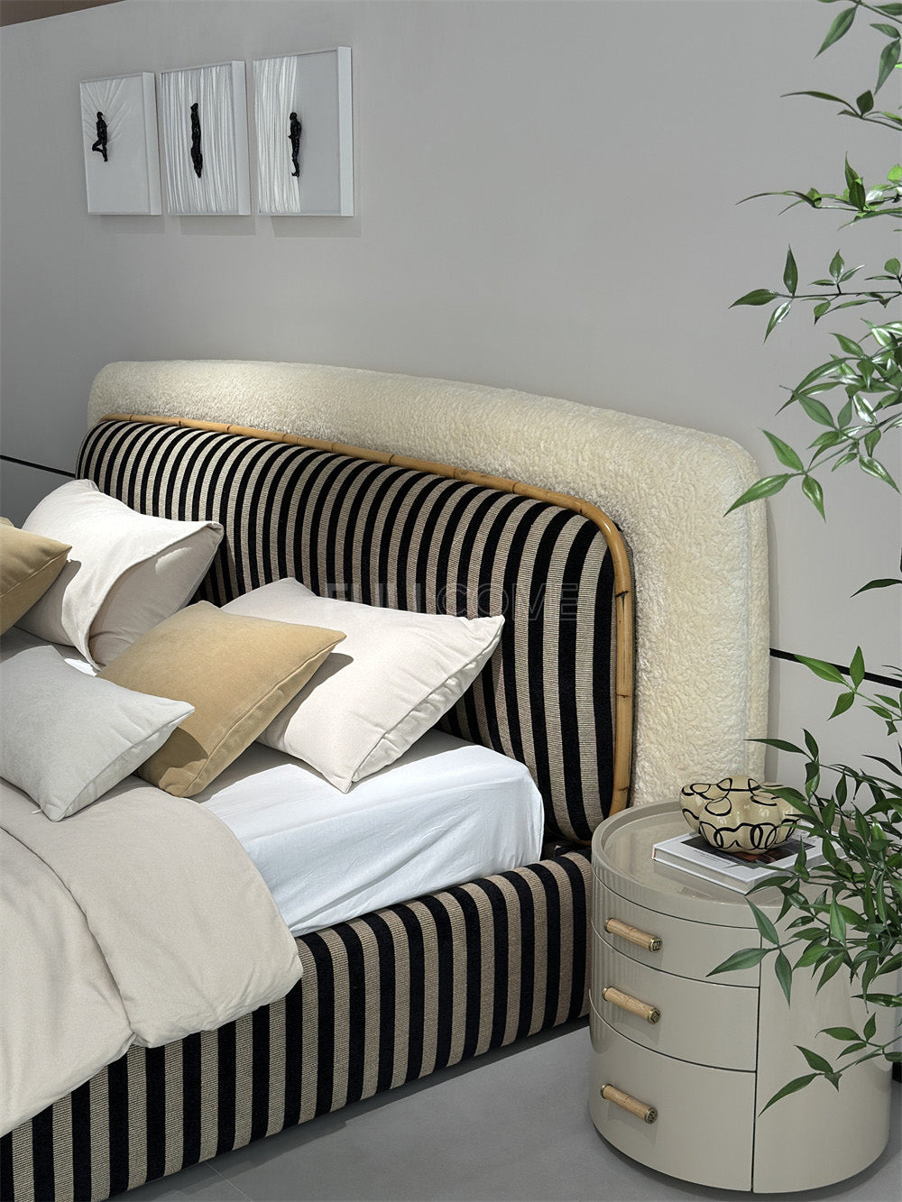 The Halo Bed