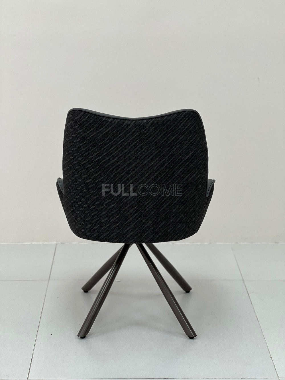 The Cross Hub Dining Chair