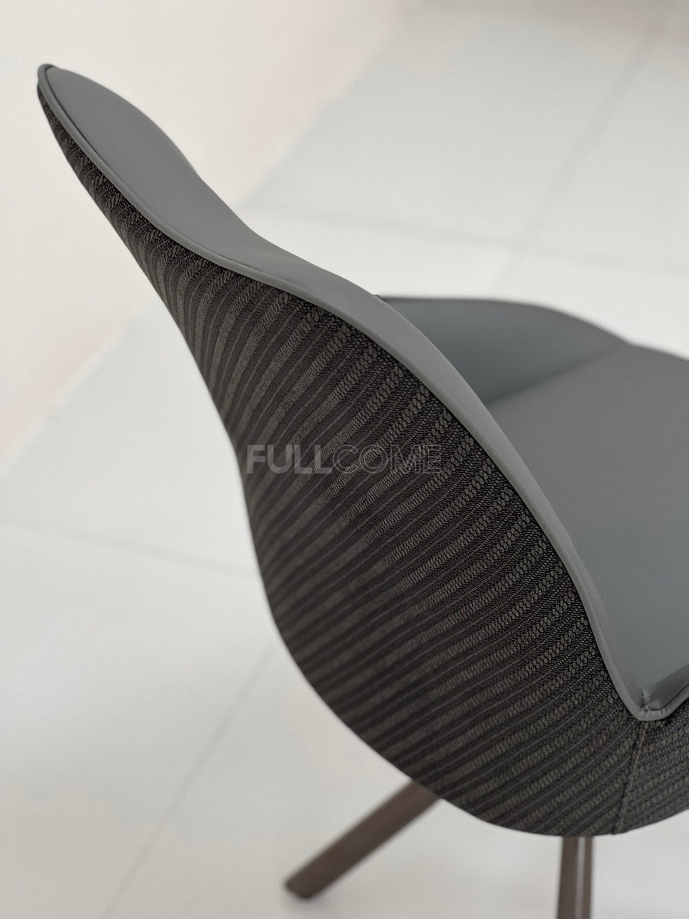 The Cross Hub Dining Chair