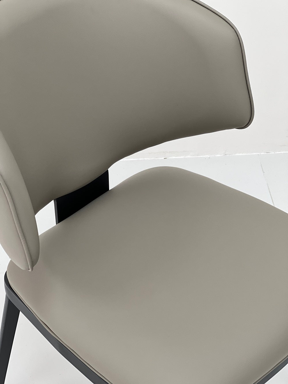 The Floating Halo Dining Chair