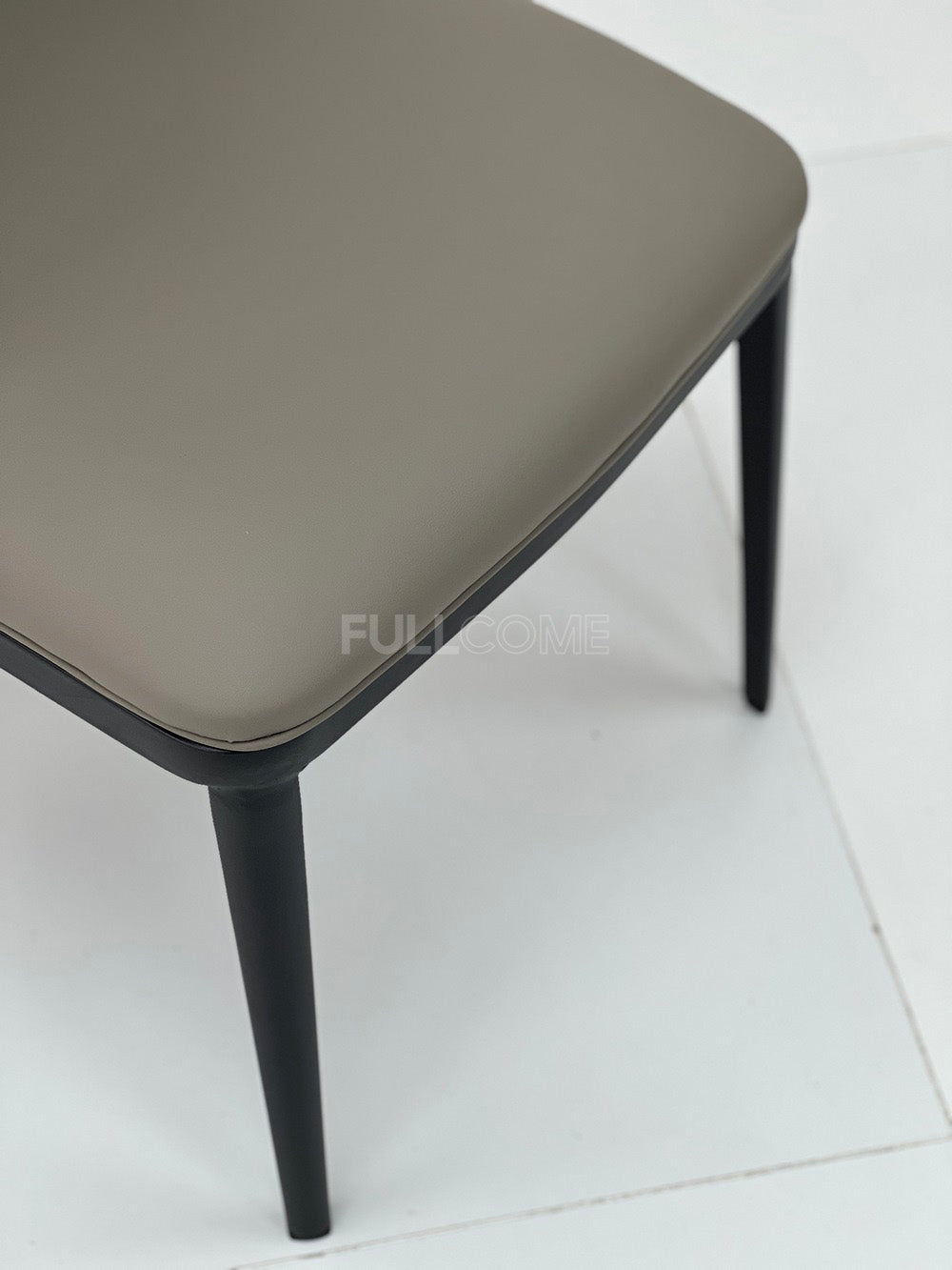 The Floating Halo Dining Chair