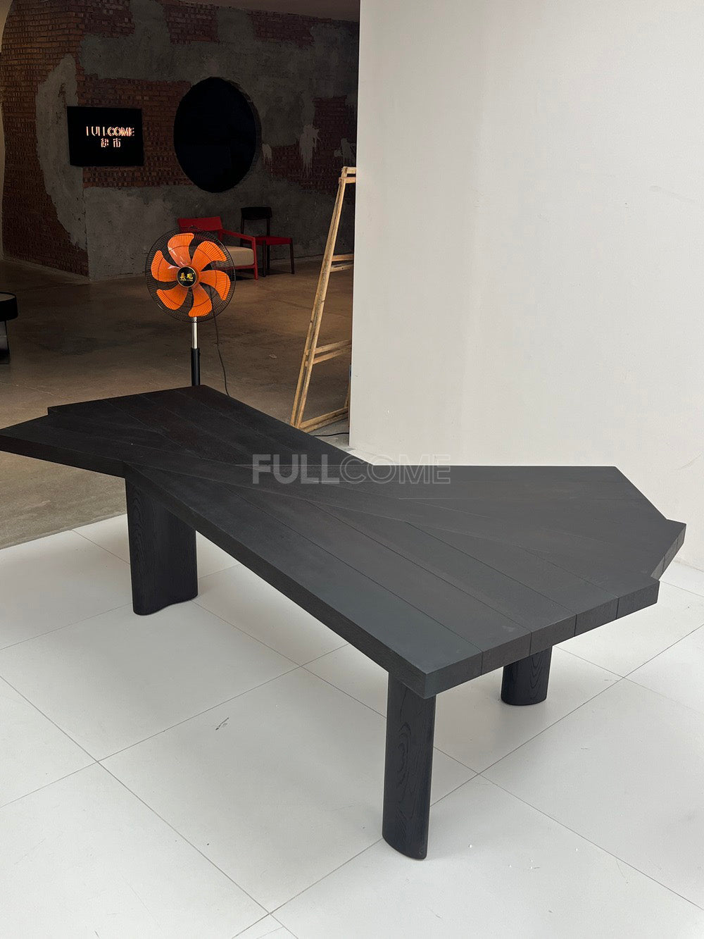 The Radiating Star Dining Table