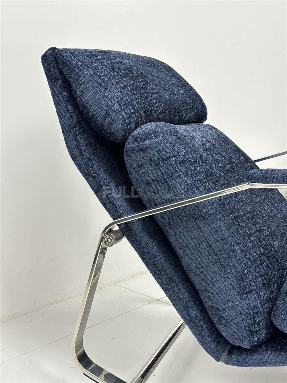 The Flat Bar Sled Lounge Chair