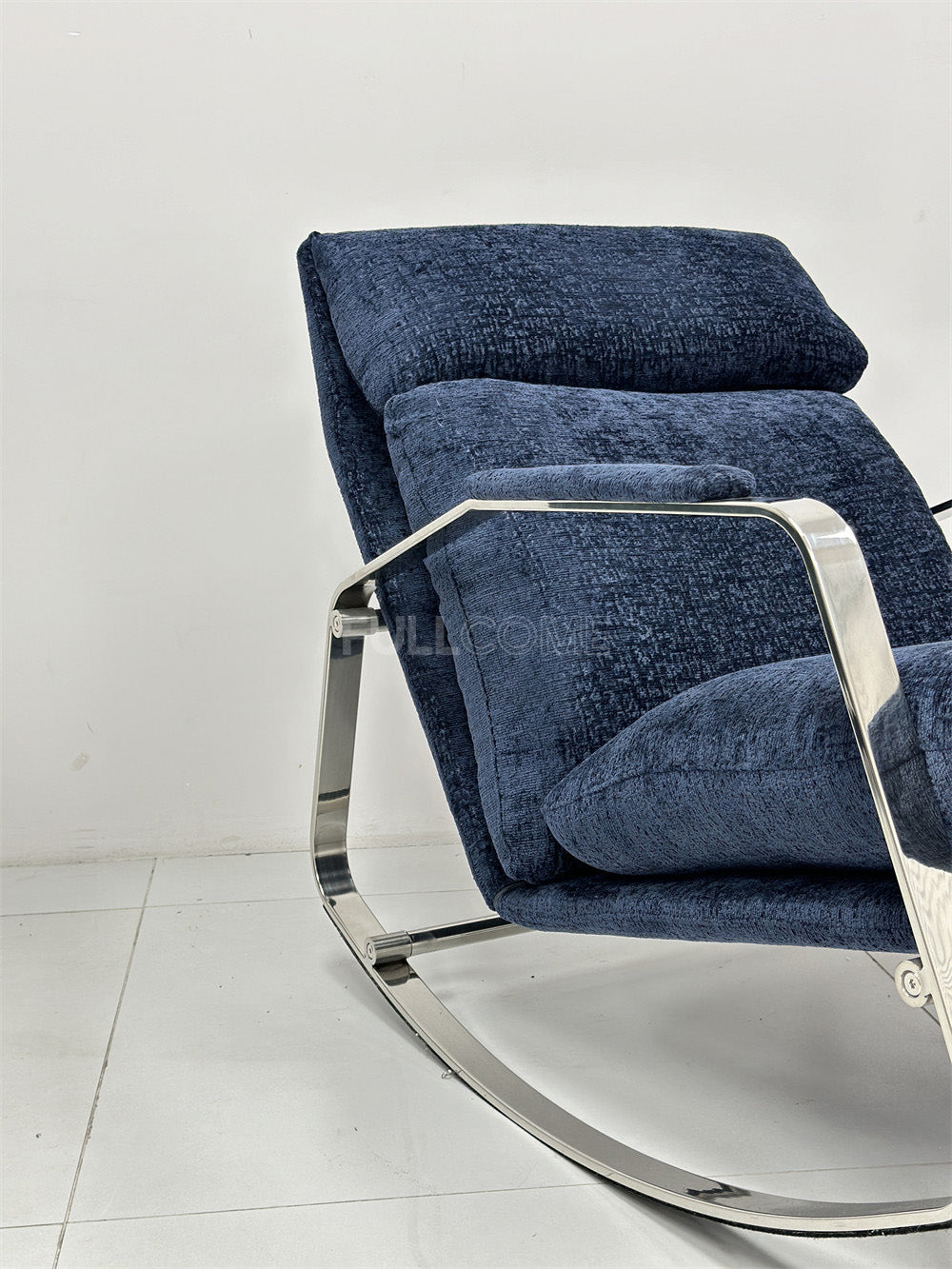 The Flat Bar Sled Lounge Chair