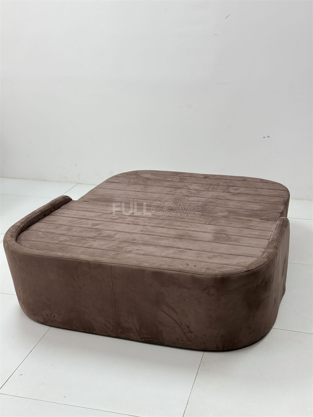 The Tub Settee
