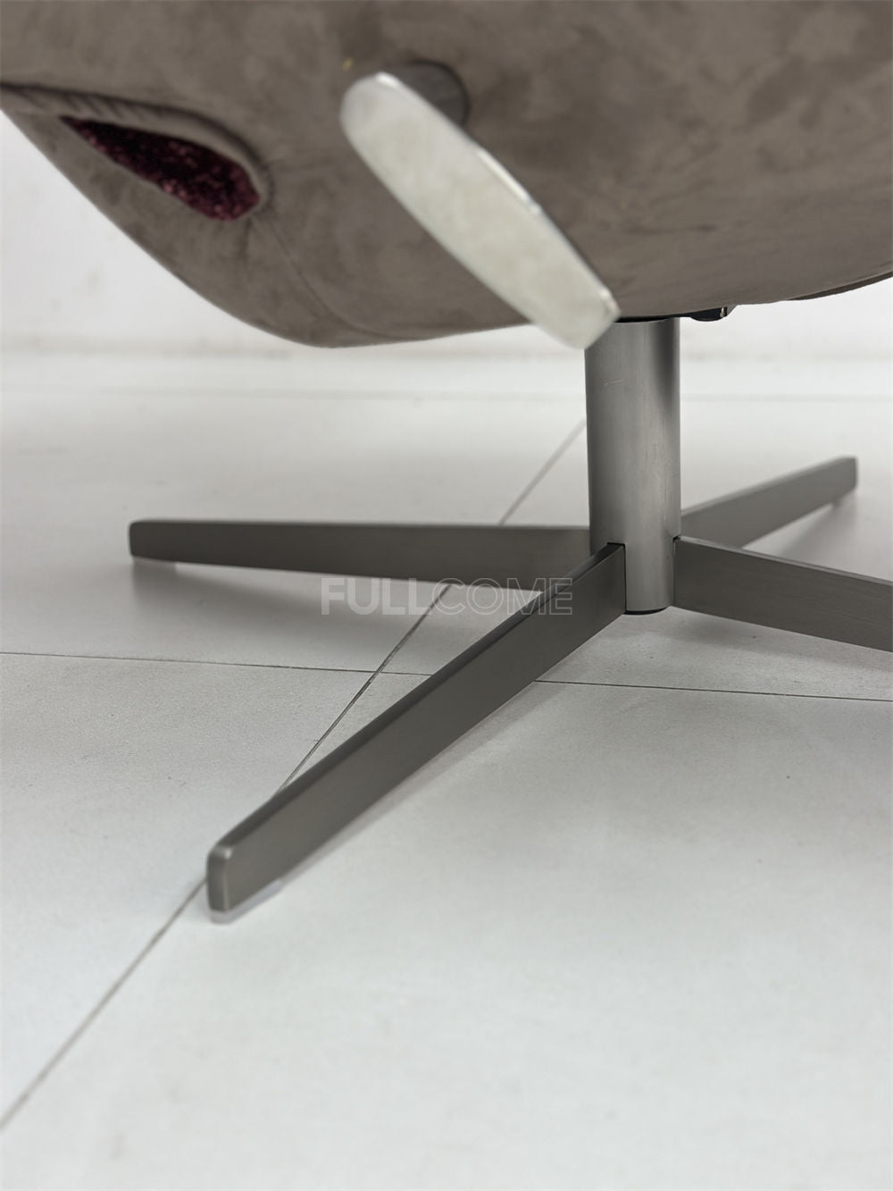The Paddle Arm Recliner
