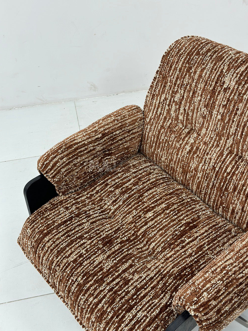 The Paddle Arm Lounge