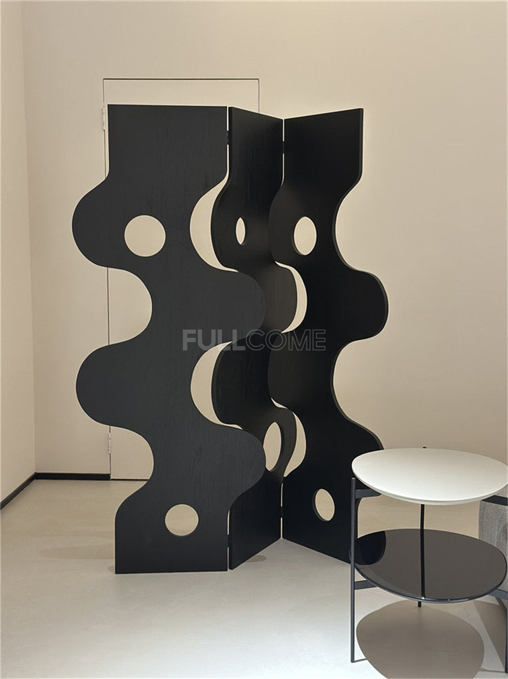 The Scalloped Folding Screen