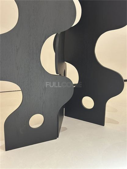 The Scalloped Folding Screen