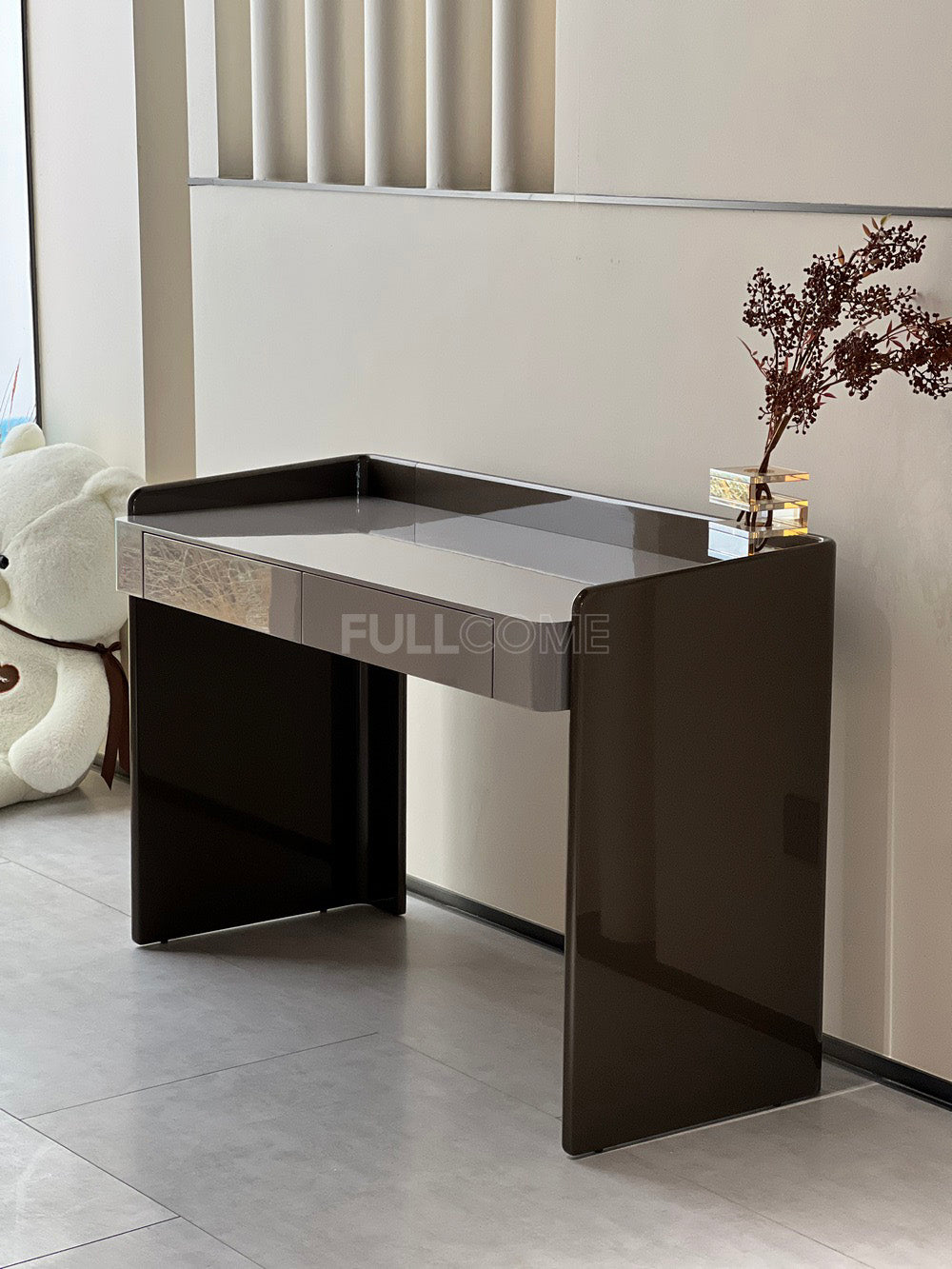 The Gallery-Rim Desk