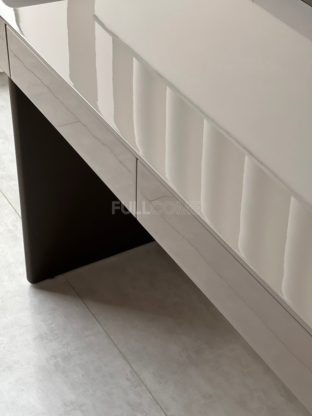 The Gallery-Rim Desk