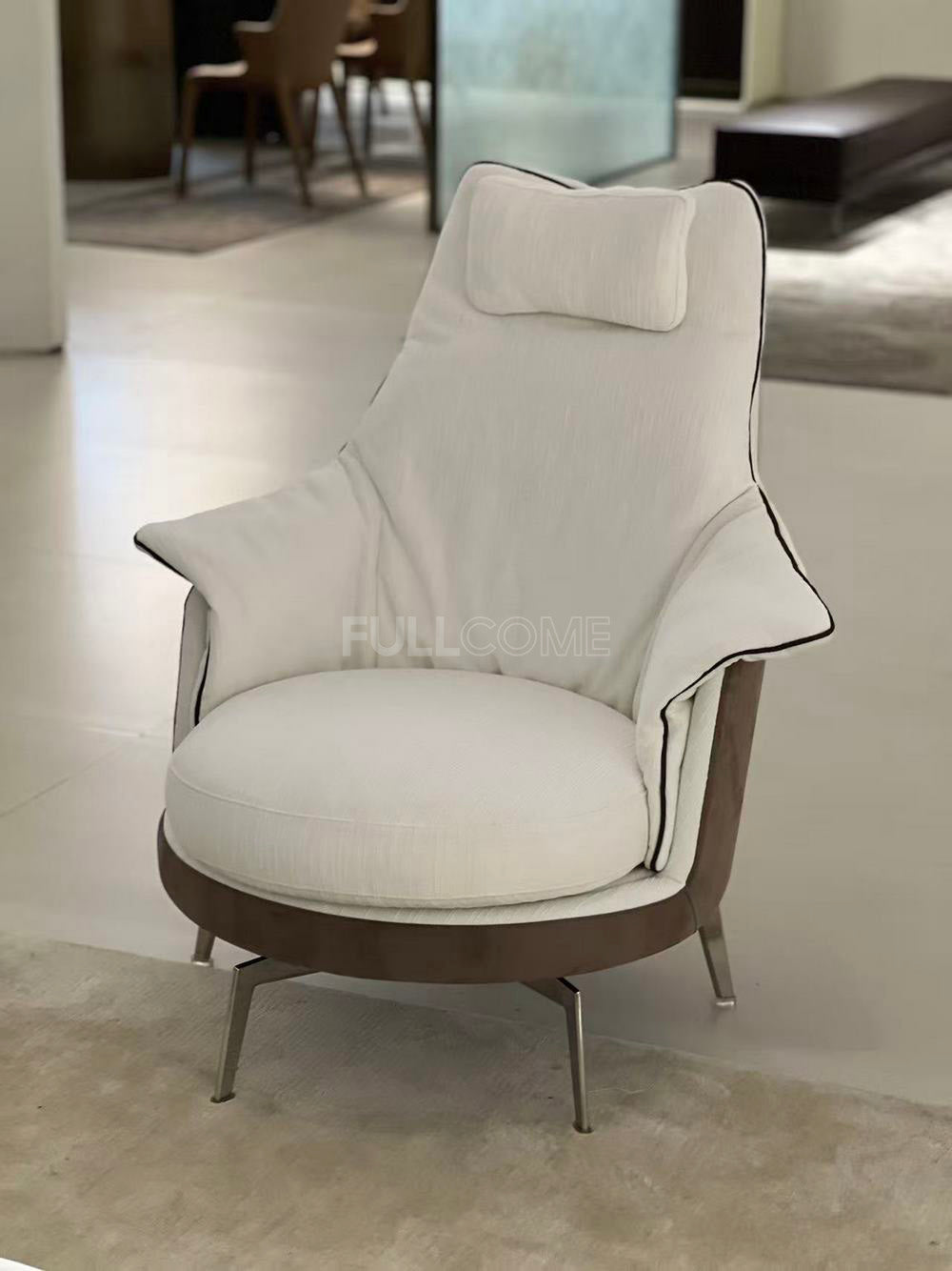 The Piped Outline Wing Chair