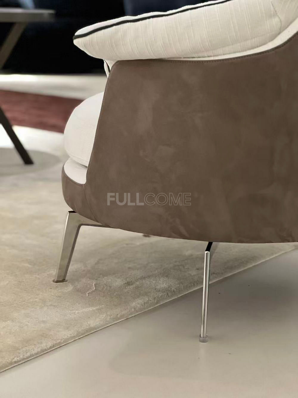 The Piped Outline Wing Chair