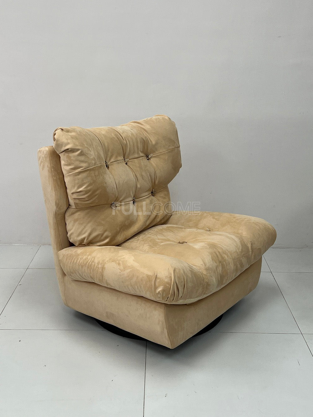 The Loop Button Swivel Chair