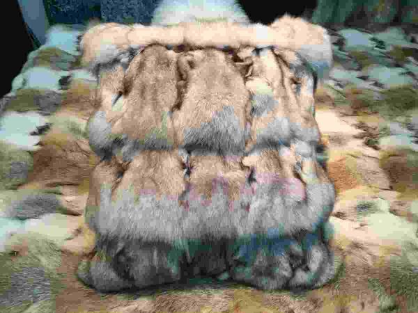 R5622BZ Blue Fox Head Natural Color Throw Pillow