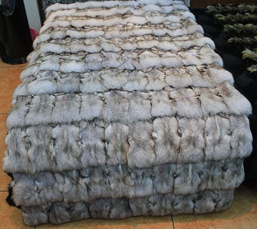 R5660BZ Blue Fox Head Natural Four-Piece Blanket