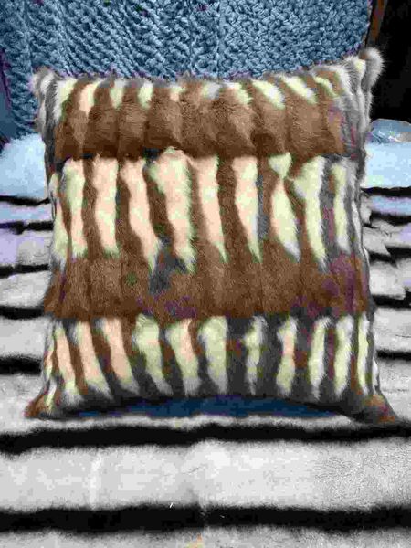R5646BZ Gray Squirrel Flank Gray-White Striped Throw Pillow
