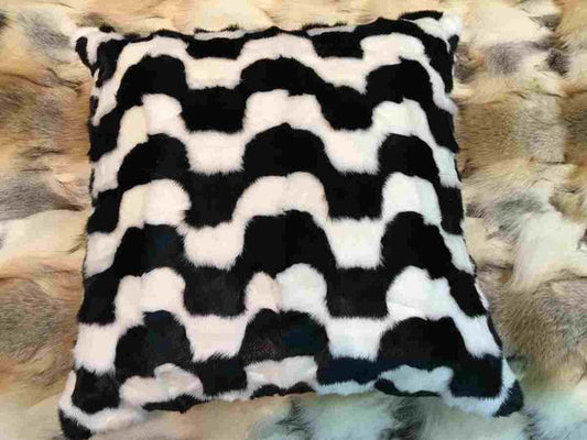 R5632BZ Mink Head Black and White Throw Pillow