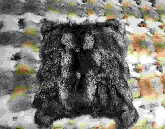 R5625BZ Silver Fox Head Natural Color Throw Pillow